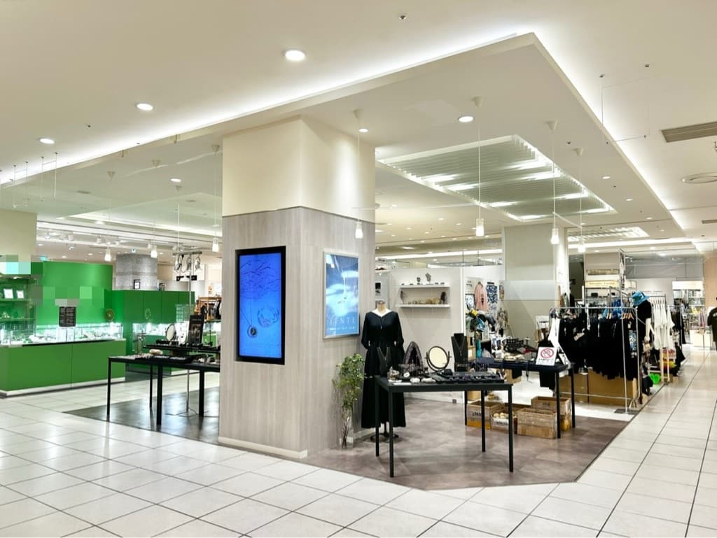 2階 カレンダリウムD05【物販・PRイベント】エスカレーター正面、天井が高く視認性が良い開放感のある区画