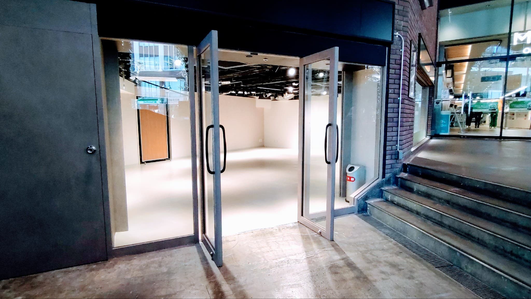 1階 カレンダリウムD08【食物販・物販】ファイヤー通り・公園通りに面した、人通り・視認性抜群のスペース1