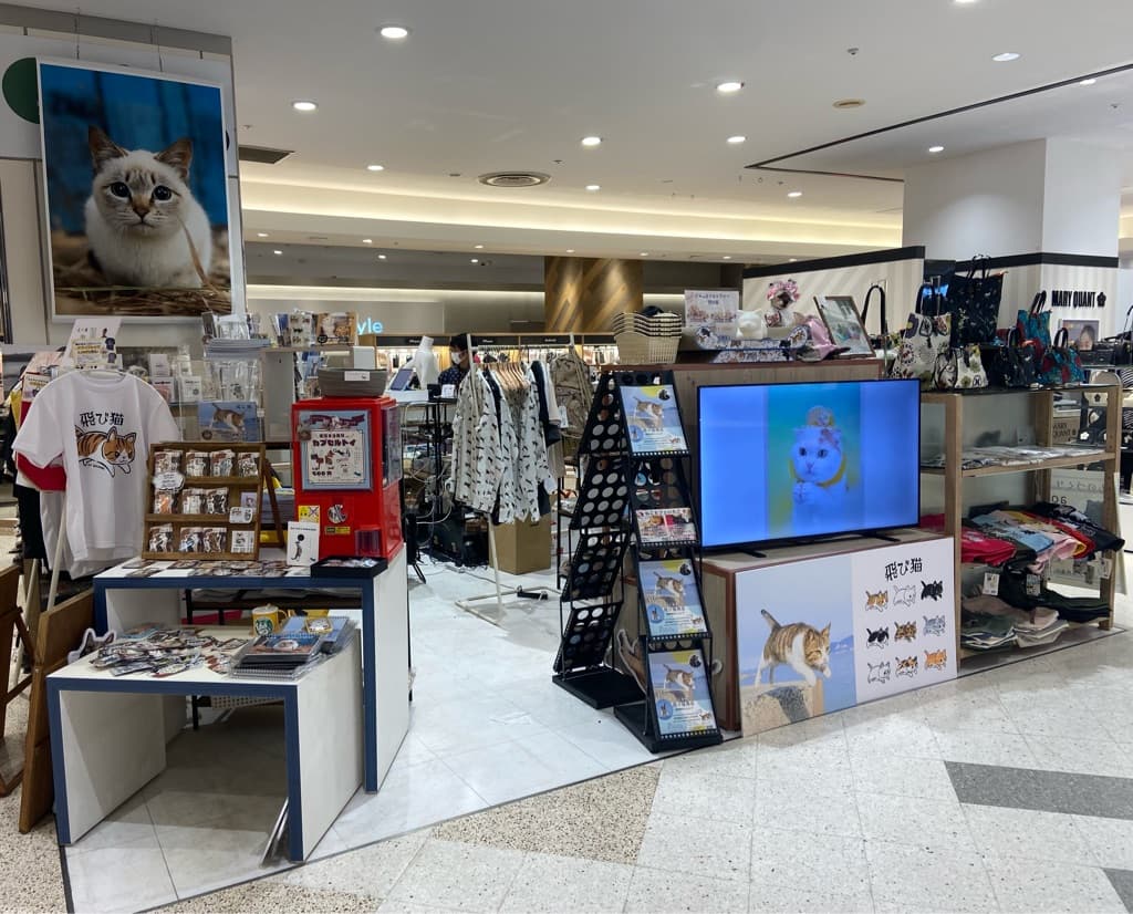 2階 カレンダリウムD05【食物販・物販】上下エスカレーター正面、大きなポスタースペースあり