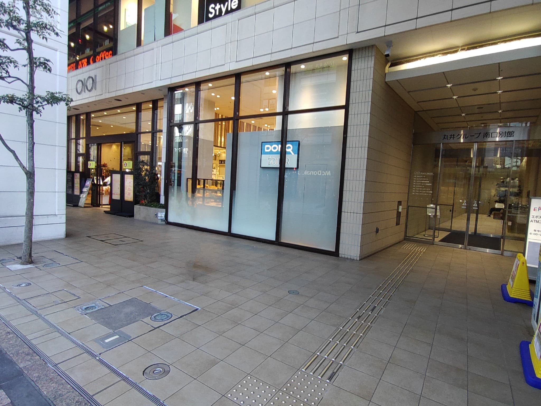 1階 パブリックスペース3(駅側)【食物販・物販/物産展】正面入口前で人通り抜群の屋外スペース1