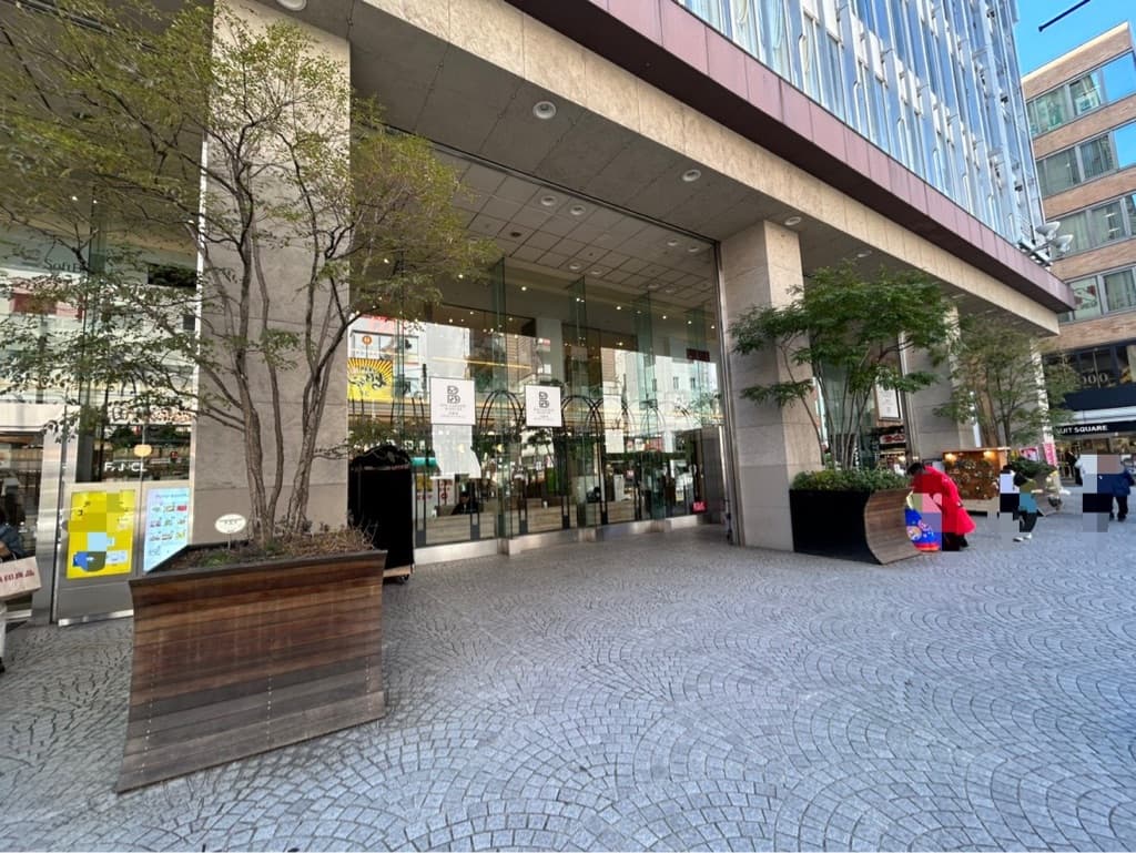 1階 店頭中央 パブリックスペース1【食物販・物販/物産展】正面入口前で人通り抜群の屋外スペース1