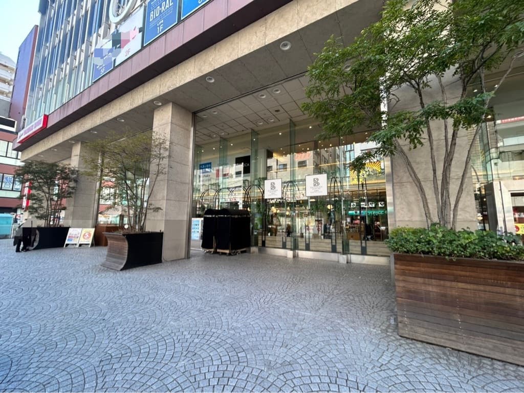 1階 店頭中央 パブリックスペース1【食物販・物販/物産展】正面入口前で人通り抜群の屋外スペース