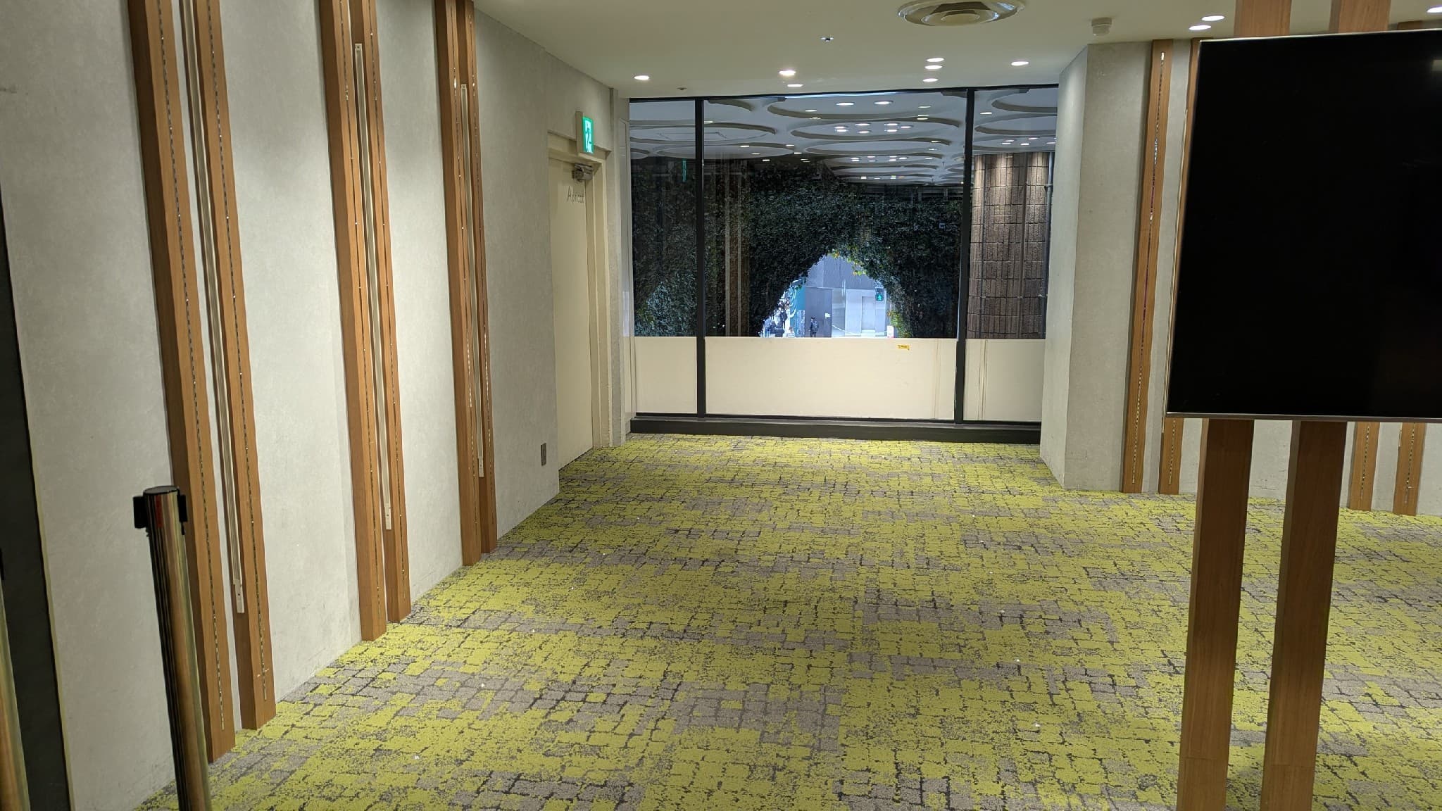 2階 カレンダリウムD05【物販・PR・展示会】屋外からの視認性抜群、大型モニター完備1