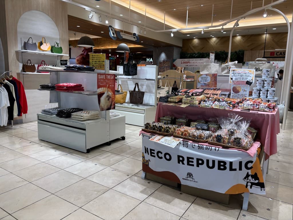 2階カレンダリウムD12【食物販・物販】駅直結のペデストリアンデッキ正面、目に留まりやすいスペース