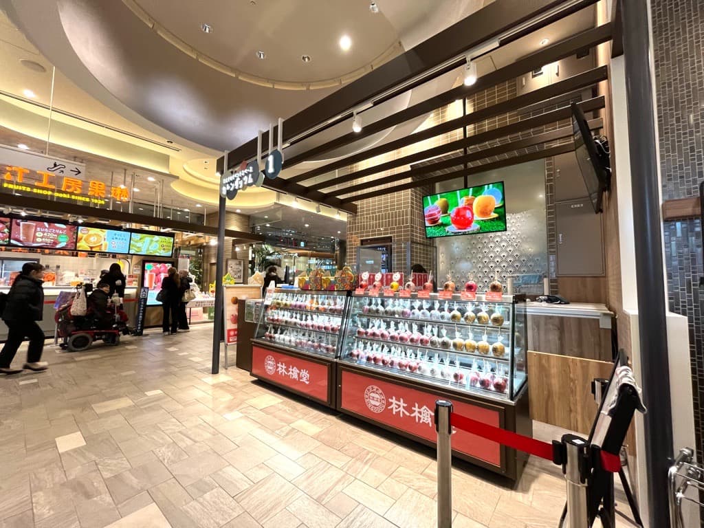 店内でも指折りの人流を誇る区画です。