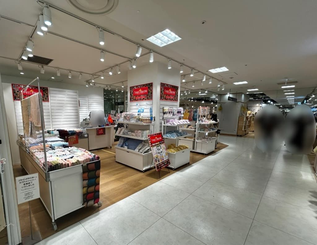 4階 カレンダリウムD10【物販・PRイベント】エスカレーター上下と隣接、ファッション・雑貨ブランドに囲まれた区画1