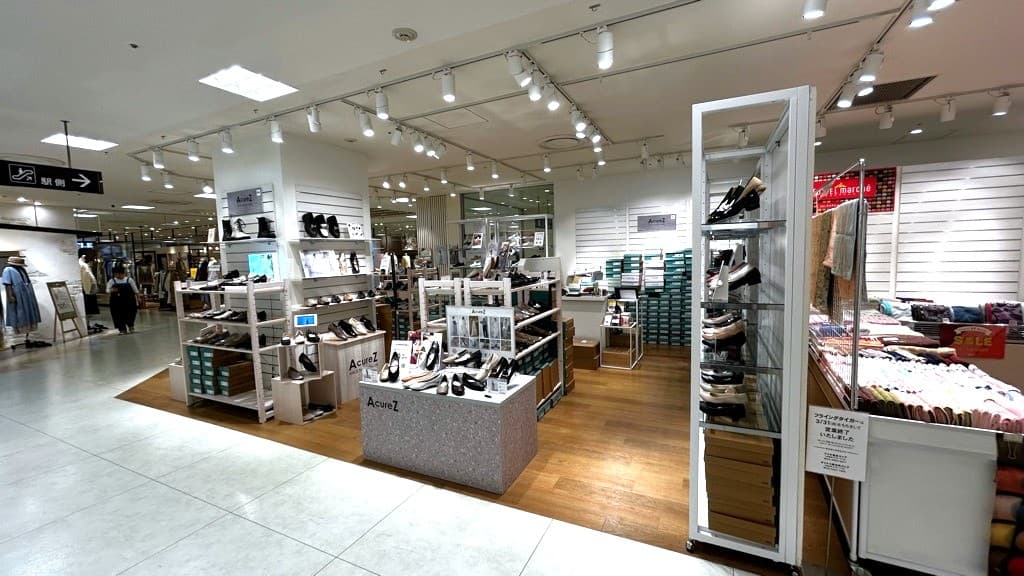 4階 カレンダリウムD09【物販・PRイベント】エスカレーターと隣接(下り側)、ファッション・雑貨ブランドに囲まれた区画1