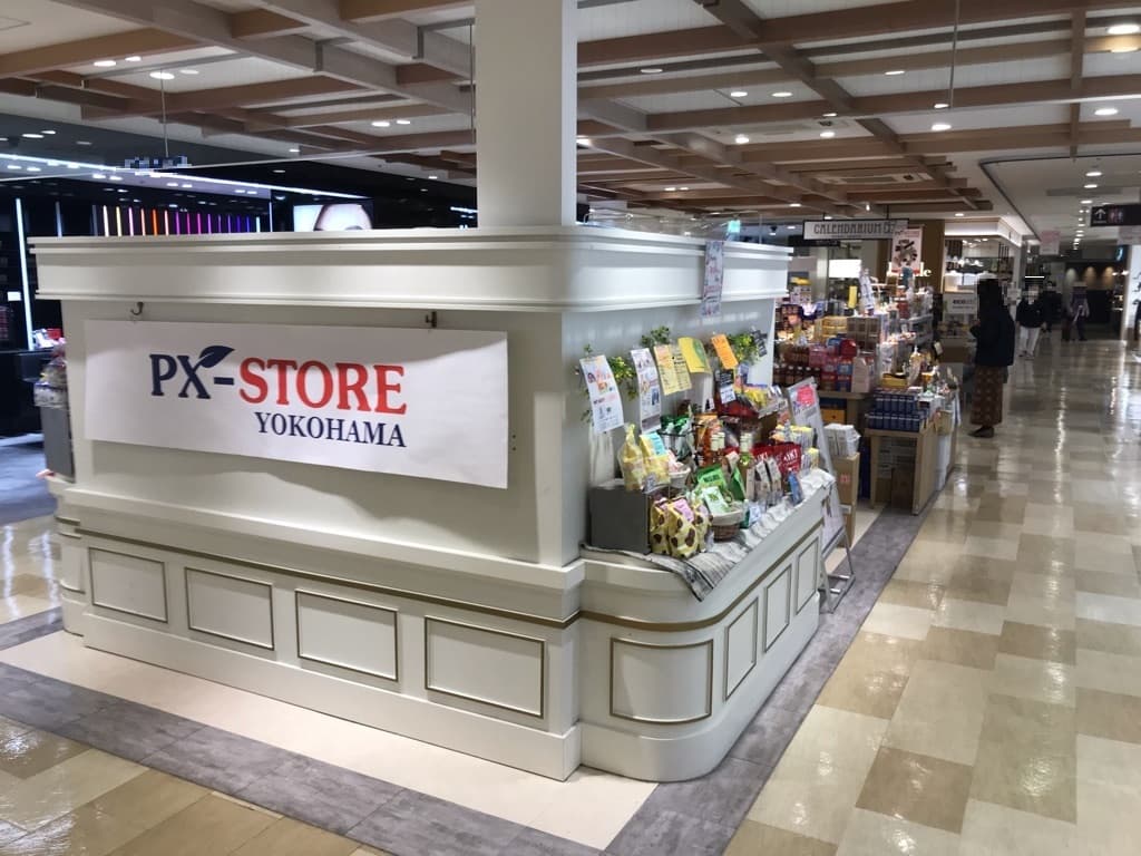 3階 カレンダリウムD08【食物販・物販】エスカレーター正面、備え付什器・ストックありのスペース2