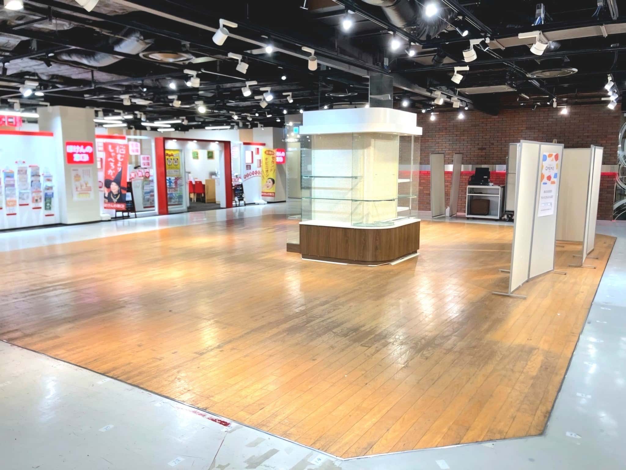 7階 カレンダリウムD07【物販・PRイベント】エスカレーターすぐ、集客力のあるアパレル店の隣接区画