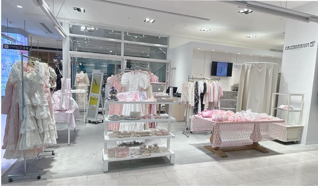 試着室1台・ストックスペース約2坪あり