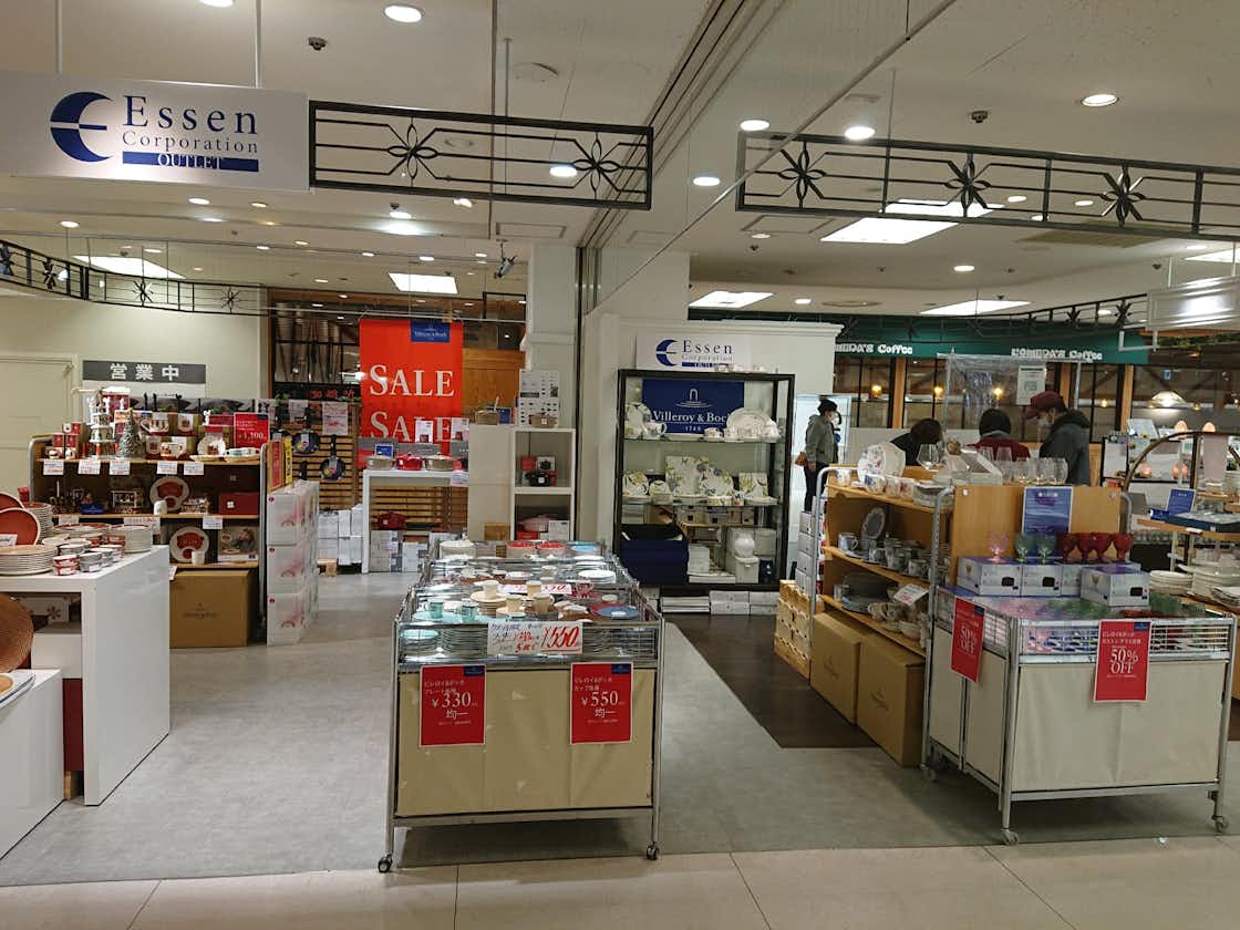 【錦糸町マルイ】2階 カレンダリウムD10　下りエスカレーター正面に位置し人気の区画です。雑貨・アパレルに最適です。